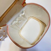 Load image into Gallery viewer, No.2922-Chanel Vintage Caviar Vanity Case
