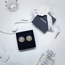 将图片加载到图库查看器，No.001308-3-Chanel Round Metal Crystal Earrings (Brand New / 全新)

