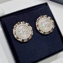 将图片加载到图库查看器，No.001308-3-Chanel Round Metal Crystal Earrings (Brand New / 全新)
