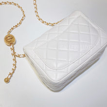 Load image into Gallery viewer, No.2937-Chanel Pearl Crush Square Mini Flap Bag
