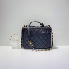 將圖片載入圖庫檢視器 No.2635-Chanel Caviar Medium CC Filigree Vanity Case
