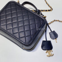 Load image into Gallery viewer, No.2635-Chanel Caviar Medium CC Filigree Vanity Case
