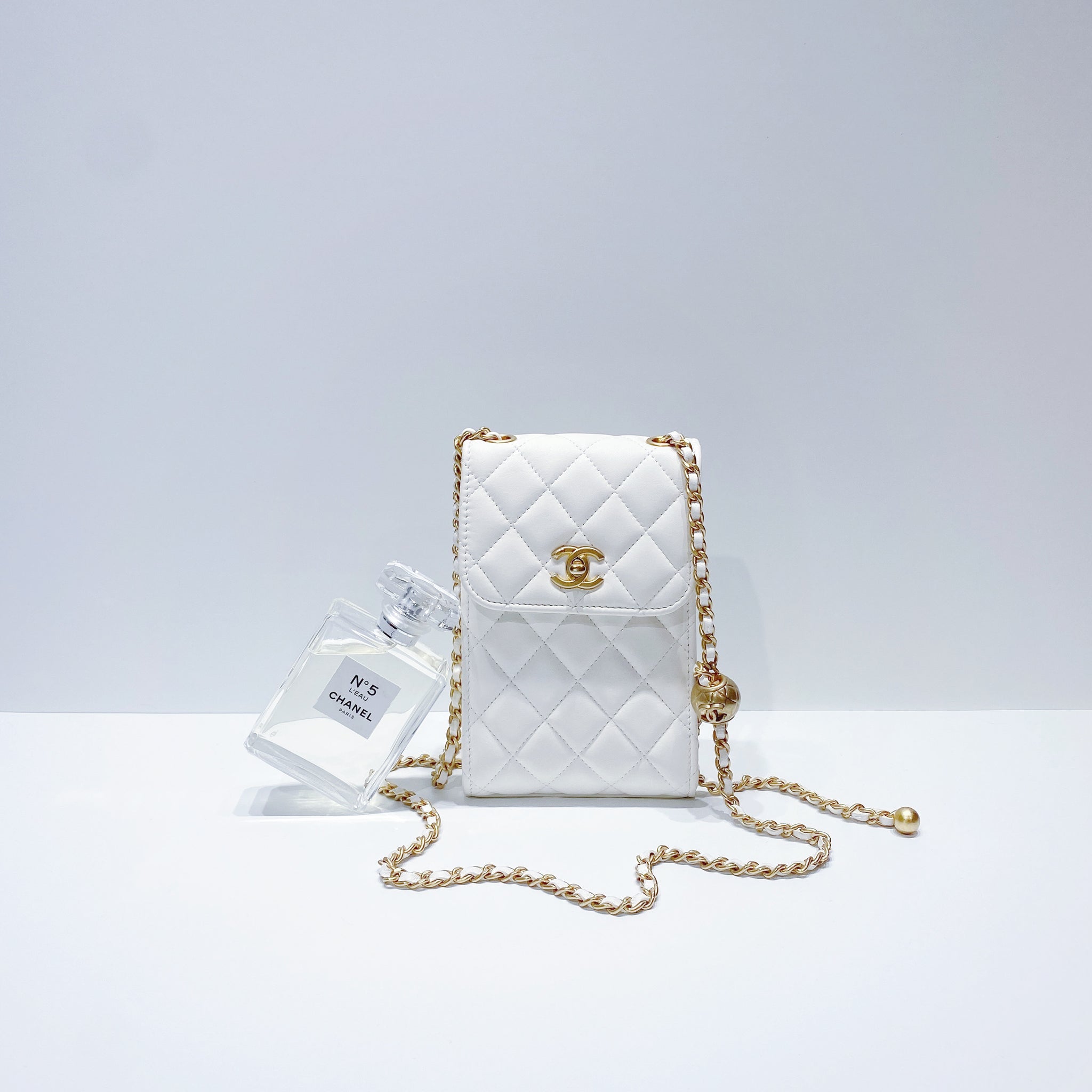 No.3678-Chanel Pearl Crush Phone Holder With Chain – Gallery Luxe