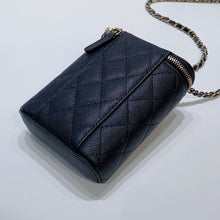 Charger l&#39;image dans la galerie, No.3809-Chanel Coco Beauty Vanity With Classic Chain (Brand New / 全新貨品)
