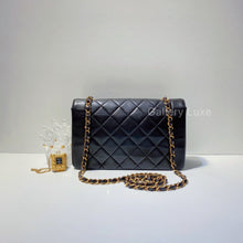 画像をギャラリービューアに読み込む, No.2642-Chanel Vintage Lambskin Diana Bag 25cm
