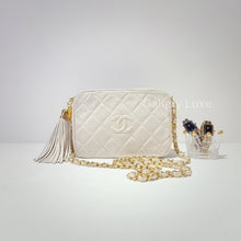 Charger l&#39;image dans la galerie, No.2159-Chanel Vintage Lambskin Camera Bag
