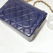 Load image into Gallery viewer, No.2388-Chanel Vintage Lambskin Classic Mini 17cm
