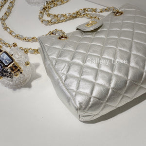 No.2389-Chanel Vintage Lambskin Shoulder Bag