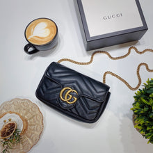 画像をギャラリービューアに読み込む, No. 3613-Gucci Marmont Super Mini Bag
