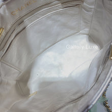Load image into Gallery viewer, No.2389-Chanel Vintage Lambskin Shoulder Bag
