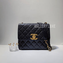 Load image into Gallery viewer, No.3229-Chanel Vintage Caviar Turn Lock Flap Bag
