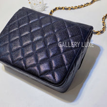 Load image into Gallery viewer, No.3229-Chanel Vintage Caviar Turn Lock Flap Bag
