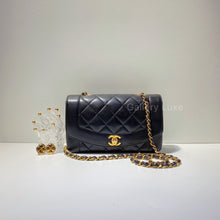 將圖片載入圖庫檢視器 No.2637-Chanel Vintage Lambskin Diana Bag 22cm
