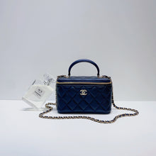 將圖片載入圖庫檢視器 No.3797-Chanel Timeless Classic Handle Vanity With Chain (Unused / 未使用品)
