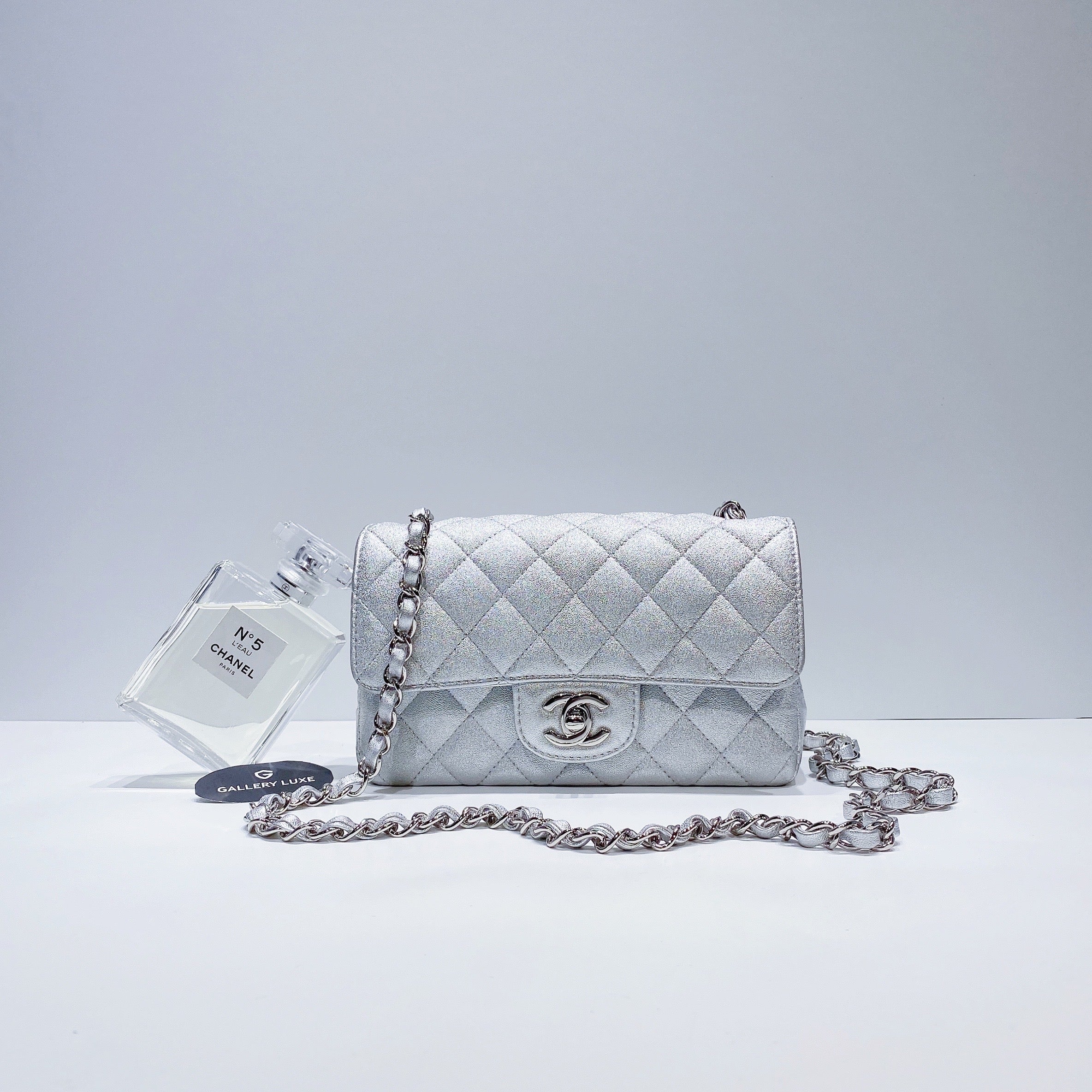 No.3556-Chanel Lambskin Classic Mini Flap Bag 20cm – Gallery Luxe