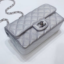 Load image into Gallery viewer, No.3556-Chanel Lambskin Classic Mini Flap Bag 20cm
