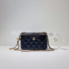 Load image into Gallery viewer, No.3243-Chanel Pearl Crush Vanity With Chain (Brand New / 全新)
