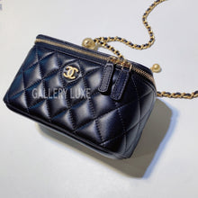 Load image into Gallery viewer, No.3243-Chanel Pearl Crush Vanity With Chain (Brand New / 全新)
