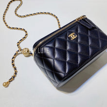 画像をギャラリービューアに読み込む, No.3243-Chanel Pearl Crush Vanity With Chain (Brand New / 全新)
