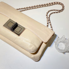 이미지를 갤러리 뷰어에 로드 , No.2644-Chanel Mademoiselle Lock Shoulder Bag
