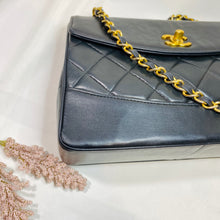 将图片加载到图库查看器，No.2221-Chanel Vintage Lambskin Flap Bag
