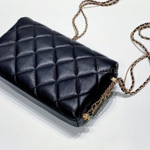 画像をギャラリービューアに読み込む, No.001313-2-Chanel Crush On Chain Flap Bag (Brand New / 全新貨品)
