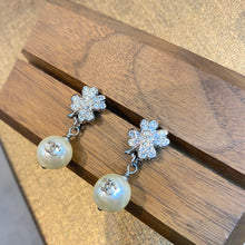 Load image into Gallery viewer, No.2403-Chanel Four Leaf Clover with Pearl Earrings
