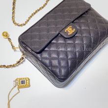 Load image into Gallery viewer, No.2647-Chanel Vintage Caviar Camera Bag
