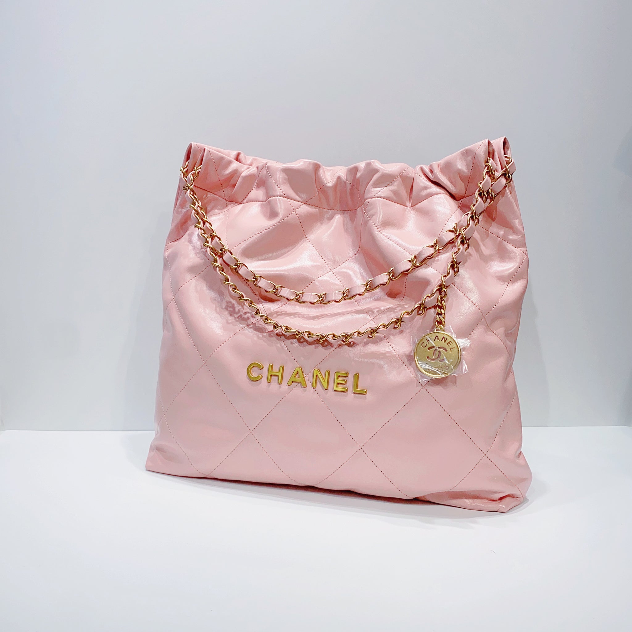 tas shoulder-bag Chanel 22 Medium Gunmetal 2022 Chip GHW Shoulder Bag