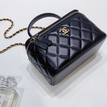 이미지를 갤러리 뷰어에 로드 , No.3555-Chanel Timeless Classic Handle Vanity With Chain
