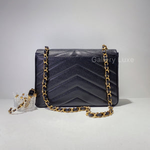 No.2380-Chanel Vintage Chevron Caviar  Jumbo Flap Bag