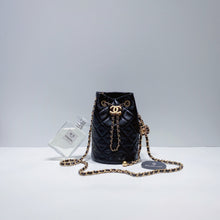 Load image into Gallery viewer, No.3638-Chanel Pearl Crush Bucket Bag (Brand New / 全新貨品)
