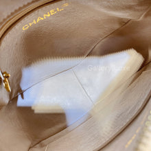 画像をギャラリービューアに読み込む, No.2653-Chanel Vintage Lambskin Camera Bag
