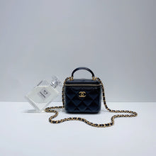 Load image into Gallery viewer, No.3822-Chanel Small Handle Vanity with Chain
