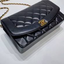 将图片加载到图库查看器，No.3817-Chanel Vintage Lambskin Diana Bag 25cm
