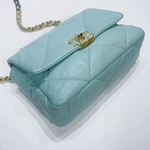 Load image into Gallery viewer, No.3820-Chanel 19 Small Handbag
