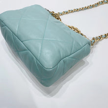 將圖片載入圖庫檢視器 No.3820-Chanel 19 Small Handbag

