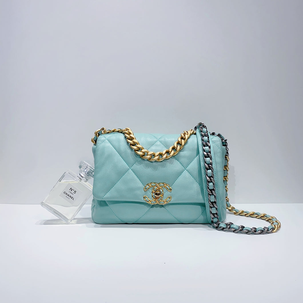 No.3820-Chanel 19 Small Handbag