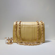 画像をギャラリービューアに読み込む, No.001229-Chanel Vintage Lambskin Jumbo Flap Bag
