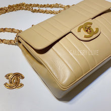 이미지를 갤러리 뷰어에 로드 , No.001229-Chanel Vintage Lambskin Jumbo Flap Bag
