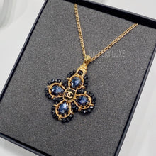 将图片加载到图库查看器，No.001315-1-Chanel Black &amp; Gold Flower Necklace
