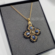 画像をギャラリービューアに読み込む, No.001315-1-Chanel Black &amp; Gold Flower Necklace
