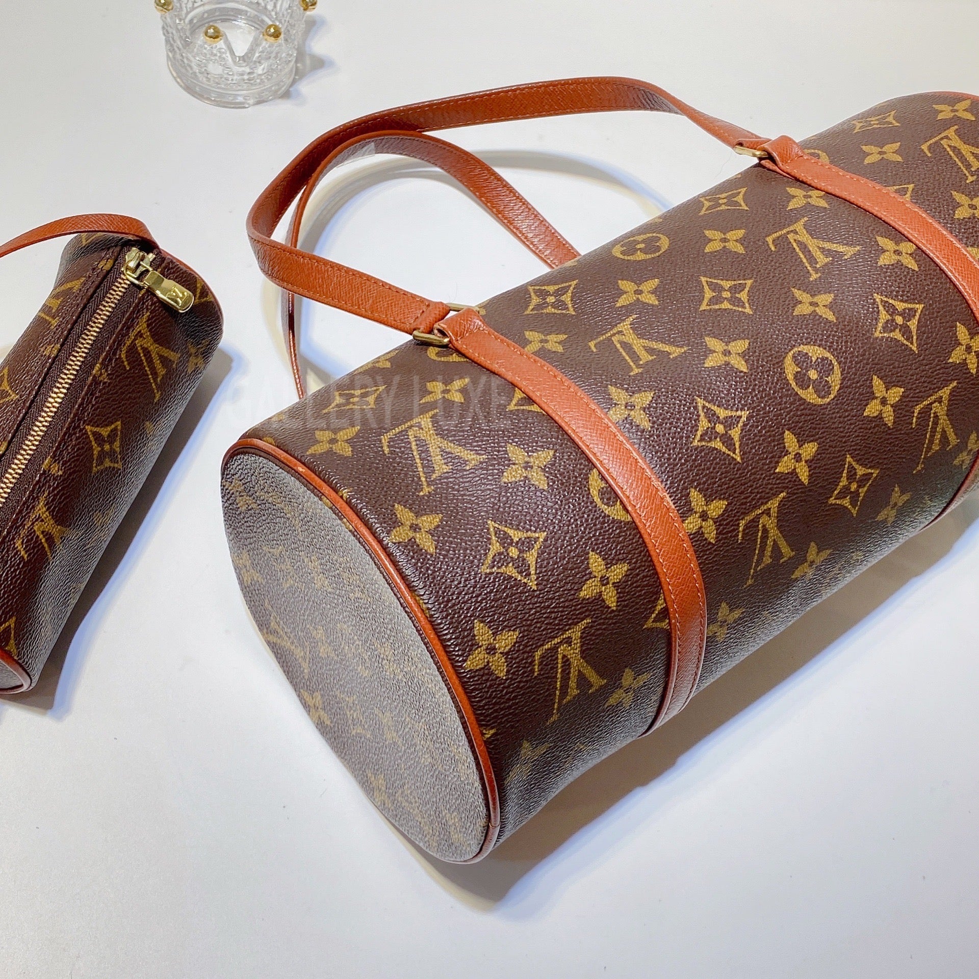 Cleaning up Louis Vuitton Papillon with Angelus Cleaner 