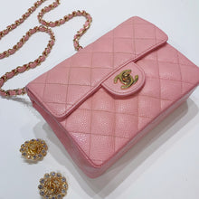 Load image into Gallery viewer, No.3504-Chanel Vintage Caviar Classic Flap Mini 17cm
