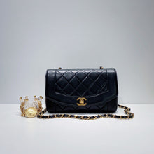 이미지를 갤러리 뷰어에 로드 , No.3444-Chanel Vintage Lambskin Diana Bag 22cm
