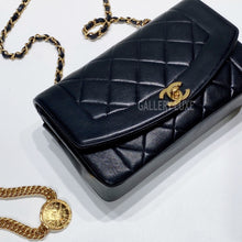 将图片加载到图库查看器，No.3444-Chanel Vintage Lambskin Diana Bag 22cm
