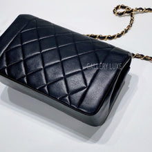 画像をギャラリービューアに読み込む, No.3444-Chanel Vintage Lambskin Diana Bag 22cm
