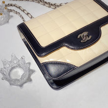 Load image into Gallery viewer, No.2428-Chanel Vintage Patent Flap Bag
