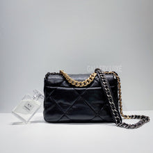 画像をギャラリービューアに読み込む, No.3480-Chanel 19 Small Handbag
