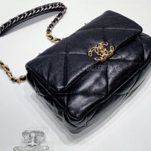 画像をギャラリービューアに読み込む, No.3480-Chanel 19 Small Handbag
